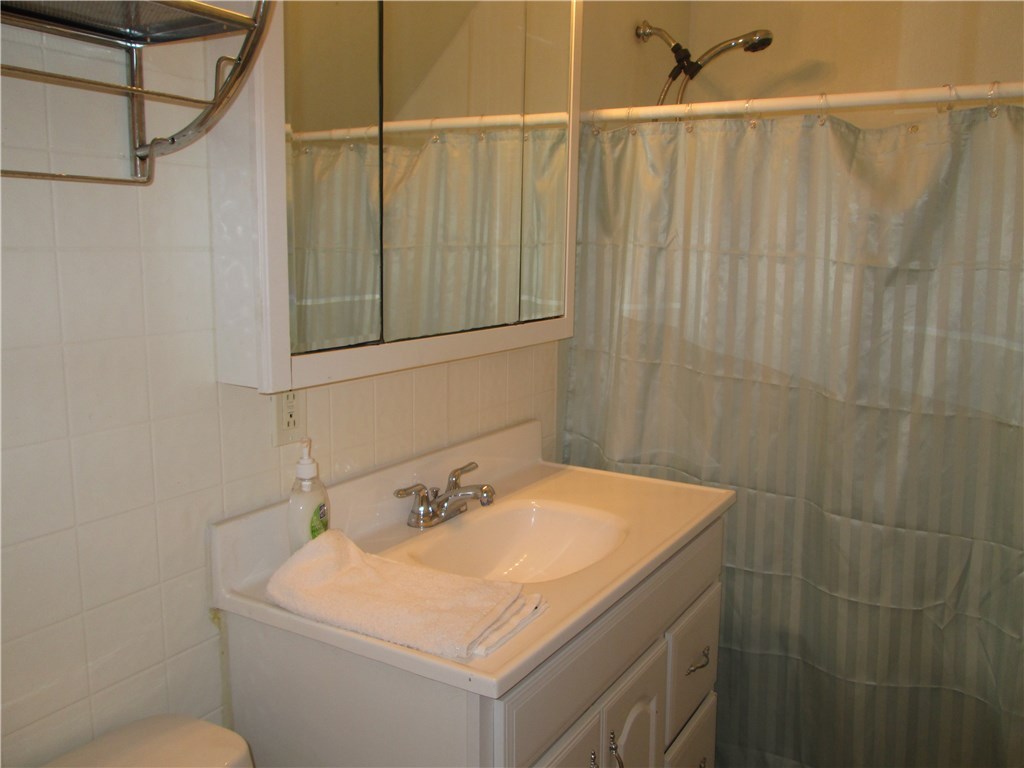 1 Cobble Hill Road Lincoln, RI 02865 - Photo 22 of 26 BATHROOM