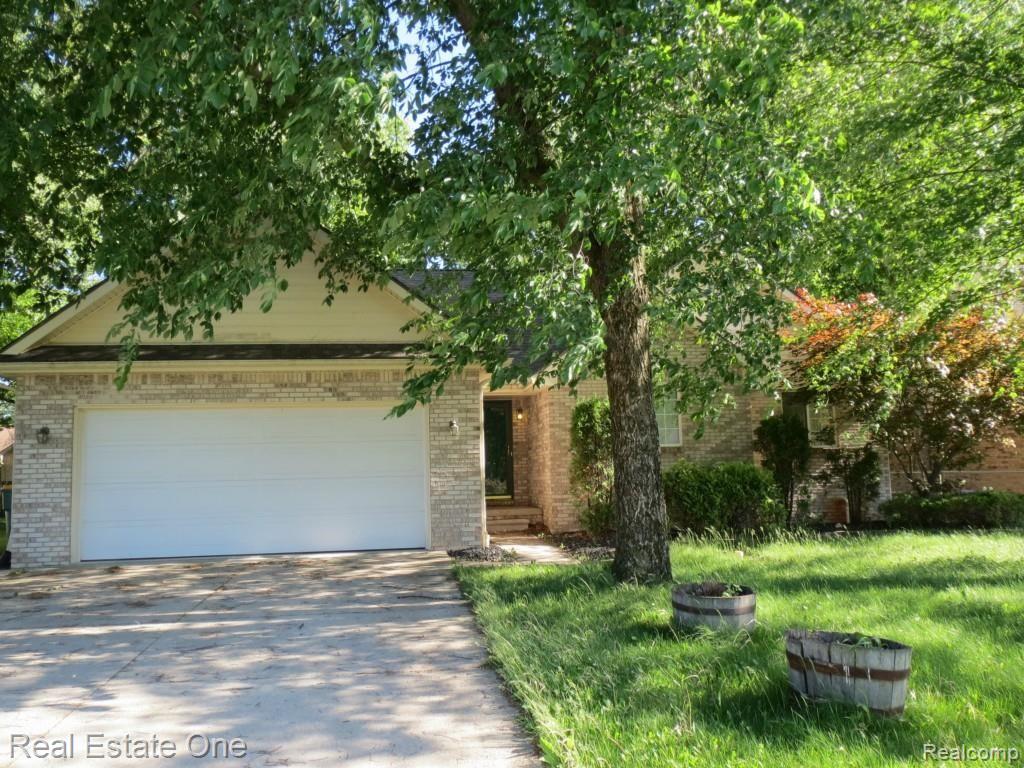 26115 King Road Romulus, MI 48174 - Photo 1 of 30 IMG_0038.jpg