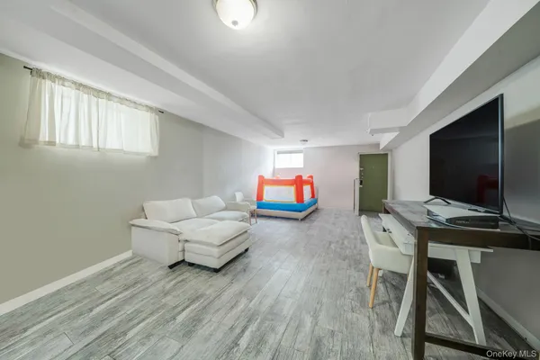$942,000 | 2858 Sampson Avenue | Throgs Neck