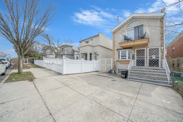 $942,000 | 2858 Sampson Avenue | Throgs Neck