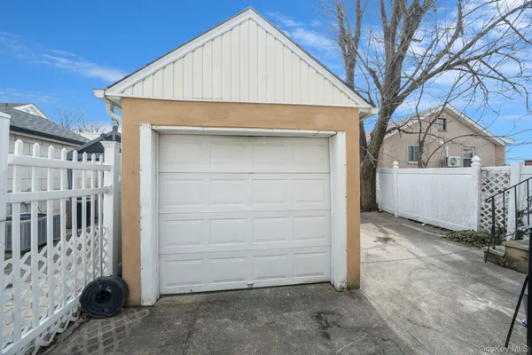 $942,000 | 2858 Sampson Avenue | Throgs Neck