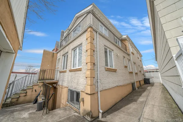 $942,000 | 2858 Sampson Avenue | Throgs Neck