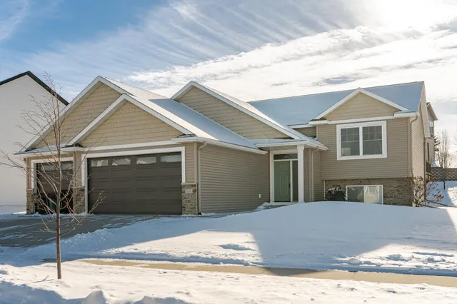 $485,000 | 830 Towne Drive Northeast, Byron, MN 55920