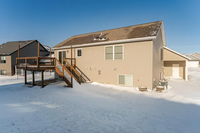 $485,000 | 830 Towne Drive Northeast, Byron, MN 55920