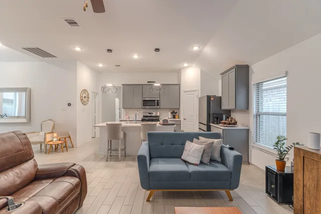 $2,600 | 7419 Caprock Cyn Lane, Porter, TX 77365