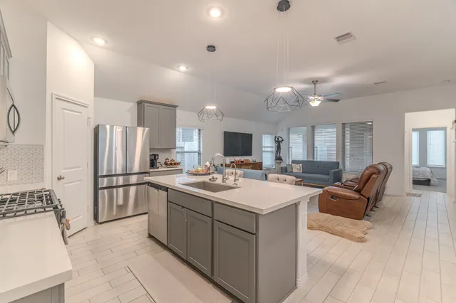 $2,600 | 7419 Caprock Cyn Lane, Porter, TX 77365