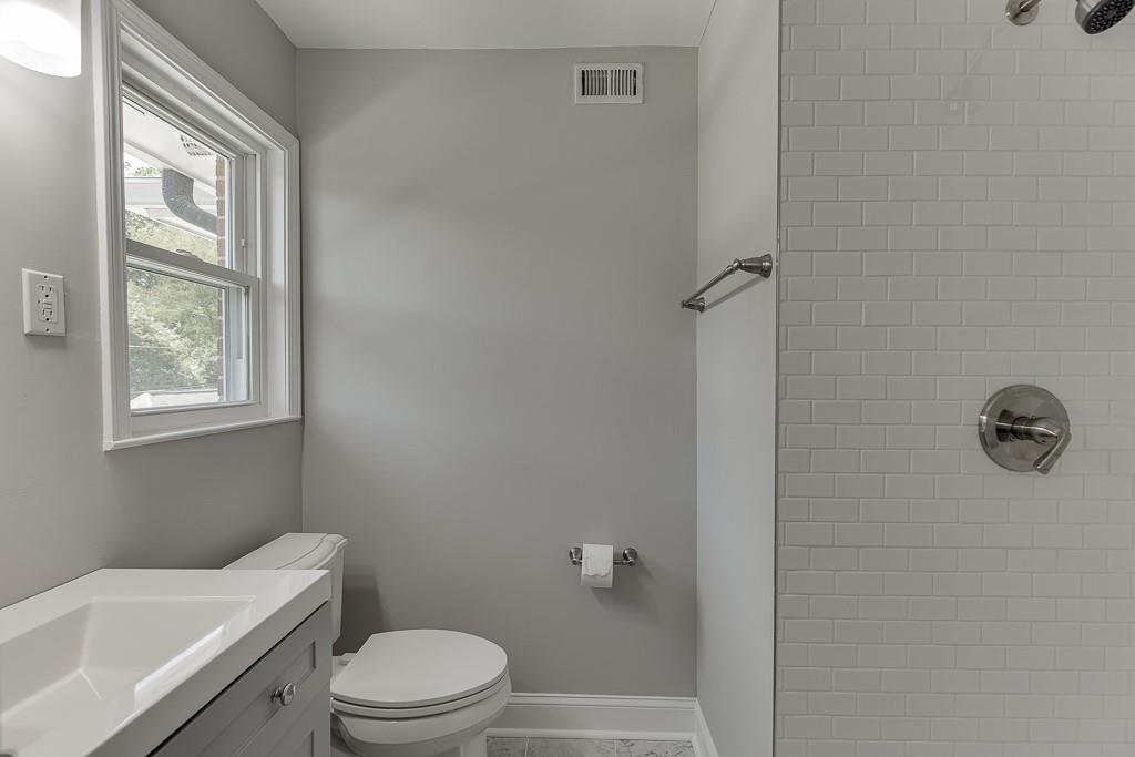 4282 Roswell Road Northeast, Unit D2 Atlanta, GA 30342 - Photo 27 of 42