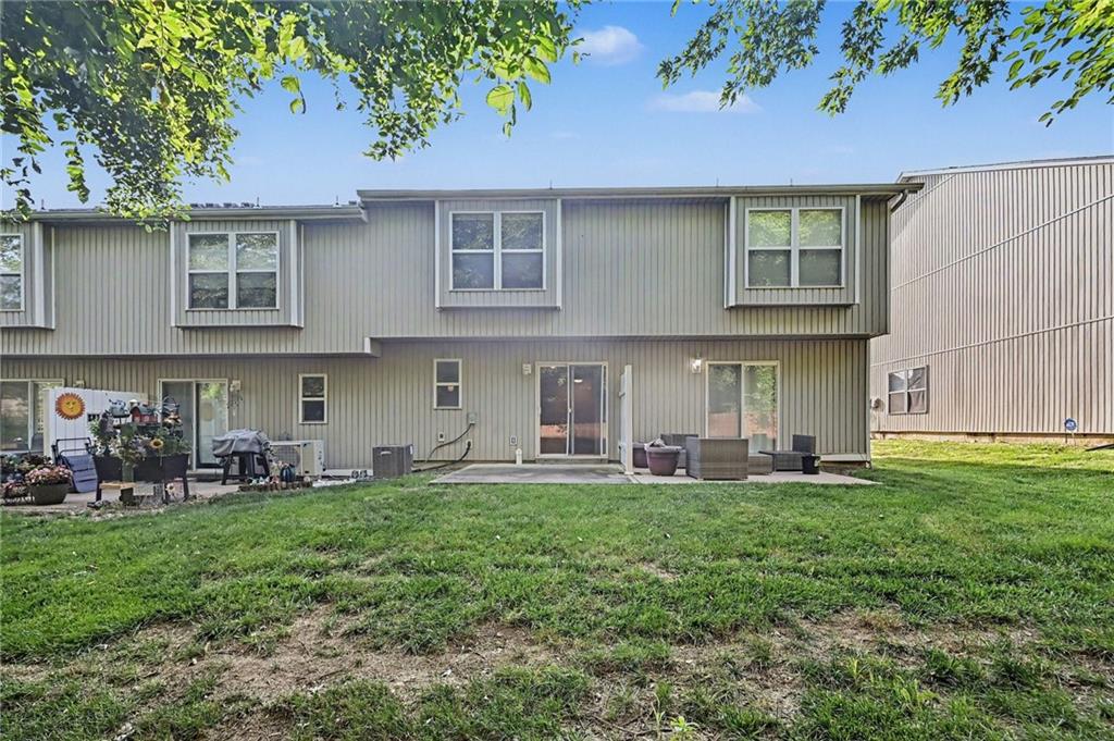 210 North Pointe Lane Raymore, MO 64083 - Photo 23 of 32