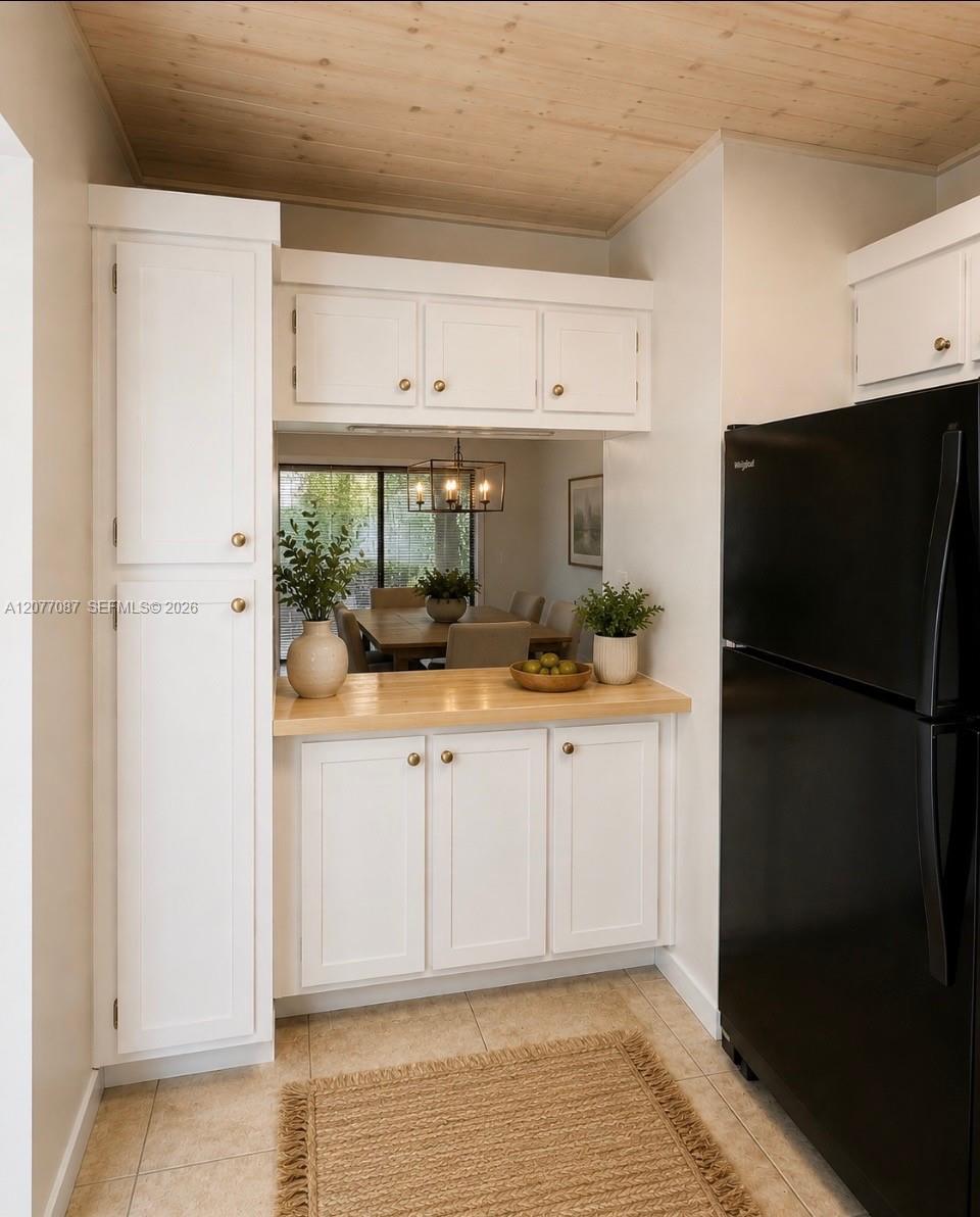2141 Woolbright Road, Unit L102 Boynton Beach, FL 33426 - Photo 8 of 9 Gallery Image 8