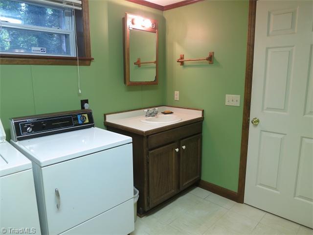 930 Redding Road Asheboro, NC 27203 - Photo 12 of 15 Laundry Room.