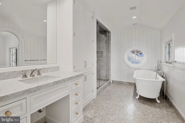$9,900,000 | 6010 Shipyard Lane, Easton, MD 21601
