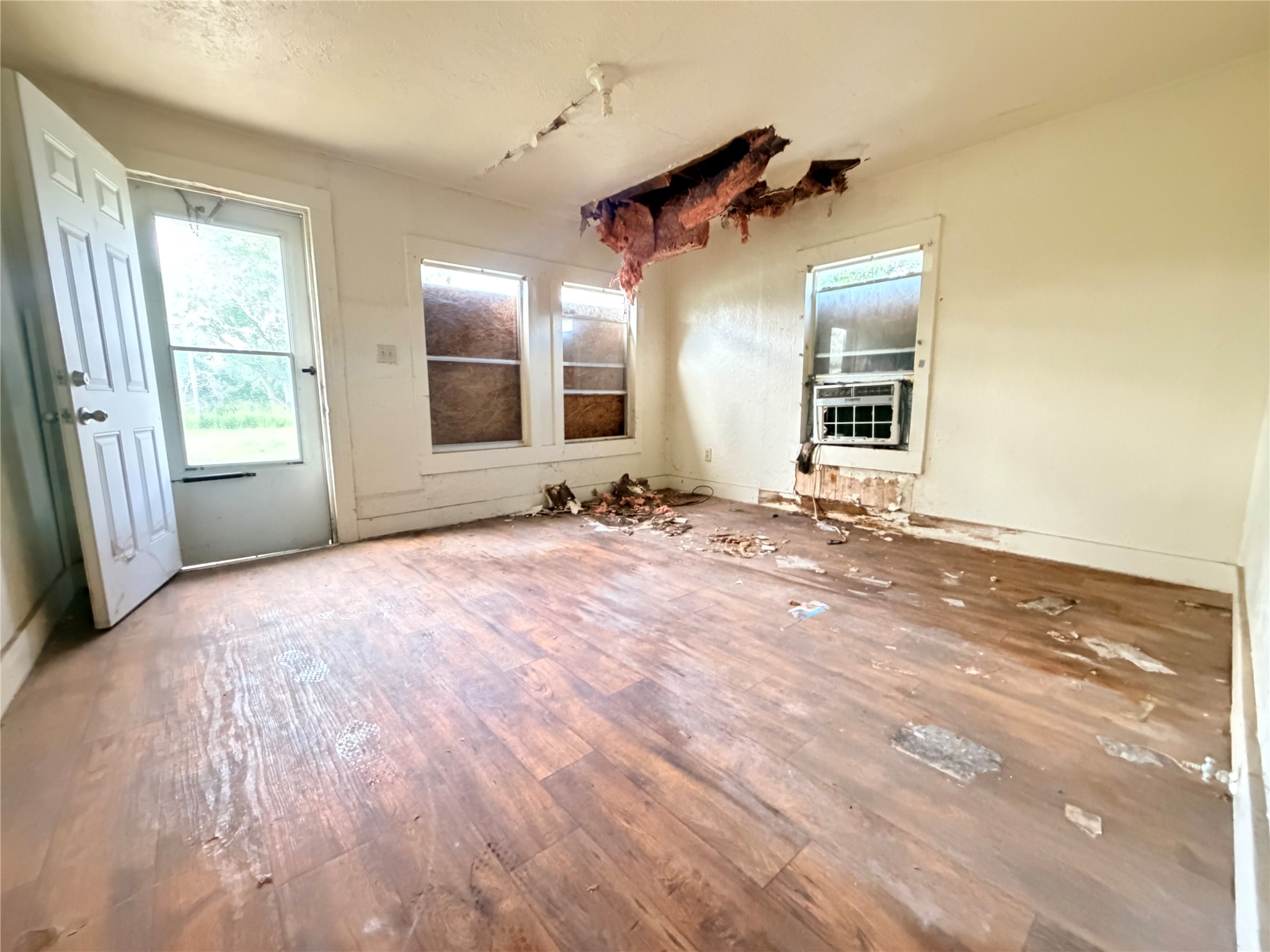 401 East Ward Street Refugio, TX 78377 - Photo 7 of 14