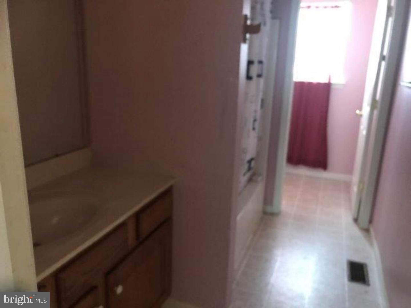 120 Harmony Cir Road Sicklerville, NJ 08081 - Photo 7 of 21 Bathroom