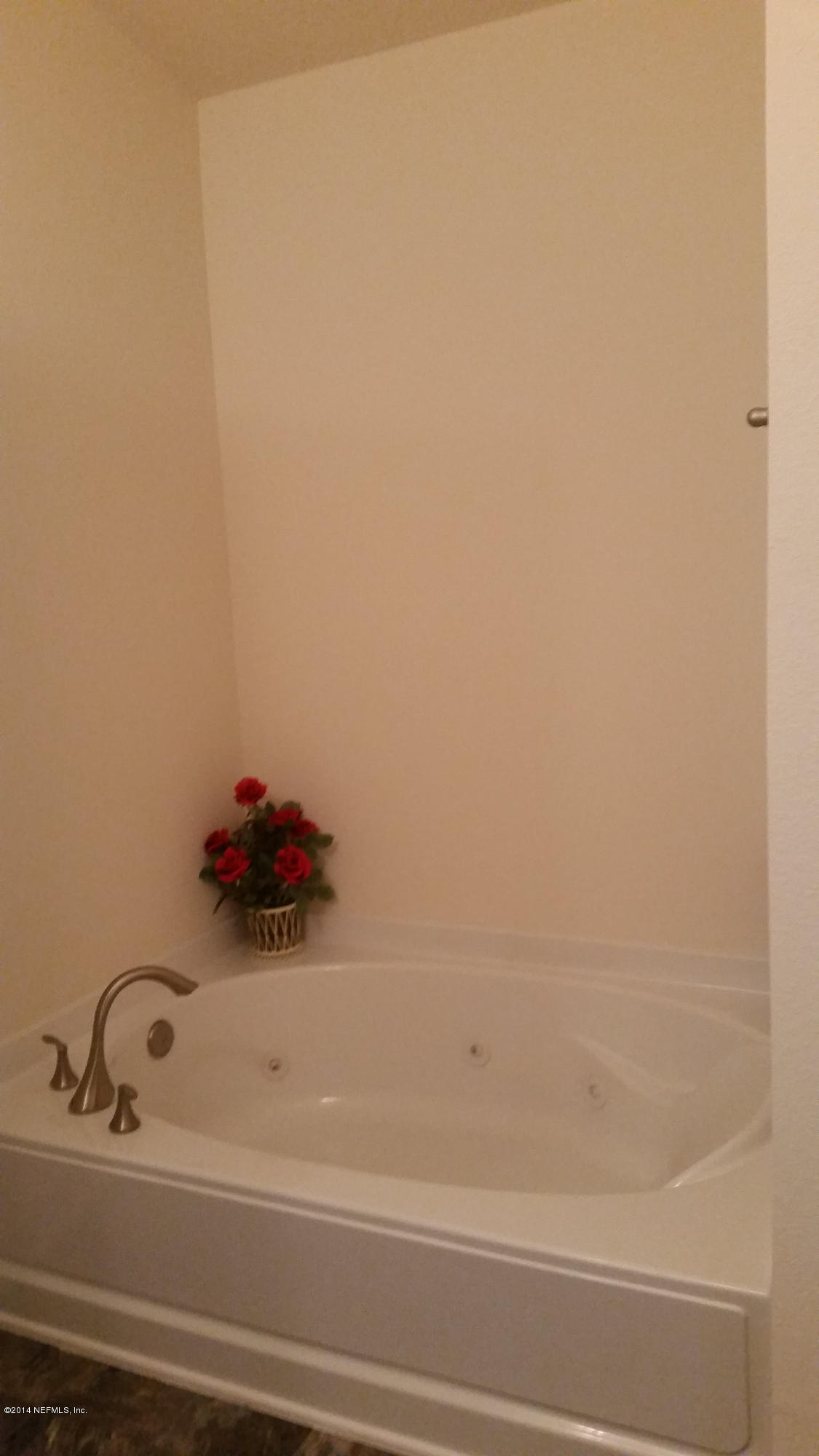 5736 Royalty Road Jacksonville, FL 32254 - Photo 12 of 18 Master Bath Jetted Garden Tub