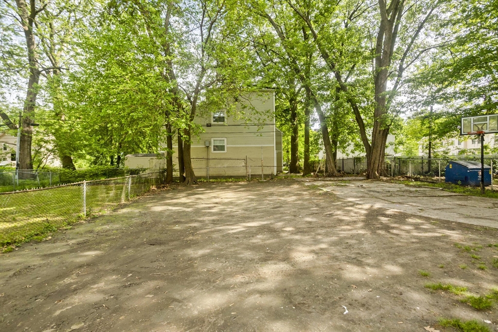 45 Orchard Street Springfield, MA 01107 - Photo 5 of 29