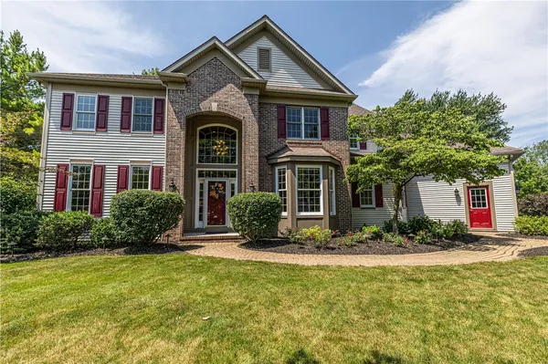 $824,900 | 17 Royale Drive, Perinton, NY 14450