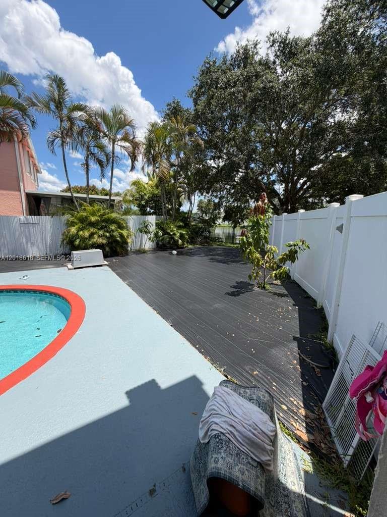 5740 Southwest 57th Way Davie, FL 33314 - Photo 17 of 20