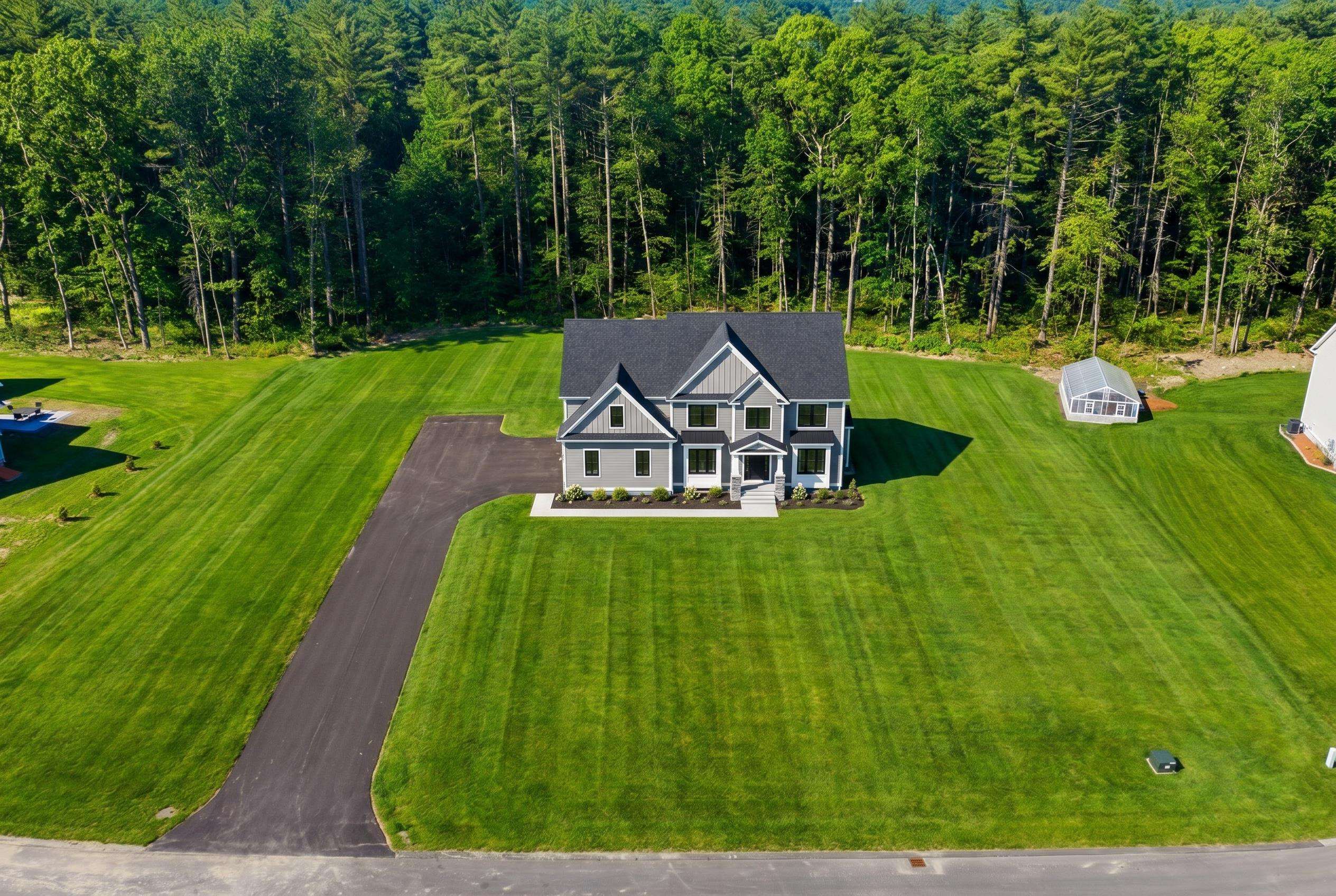 17 Carmel Road Pelham, NH 03076 - Photo 3 of 19