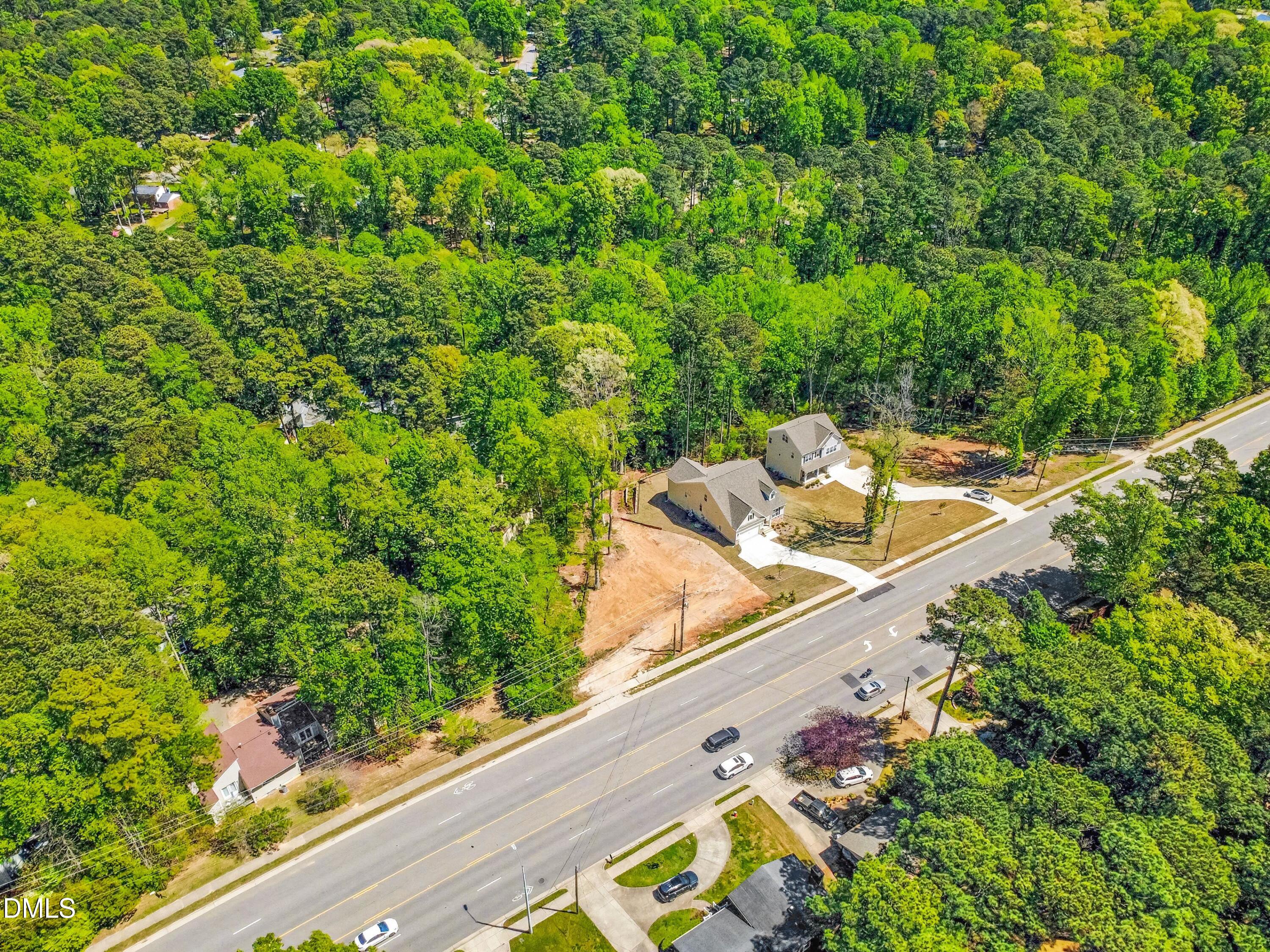 904 Southwest Maynard Road Cary, NC 27511 - Photo 7 of 18 a view of a garden from a balcony