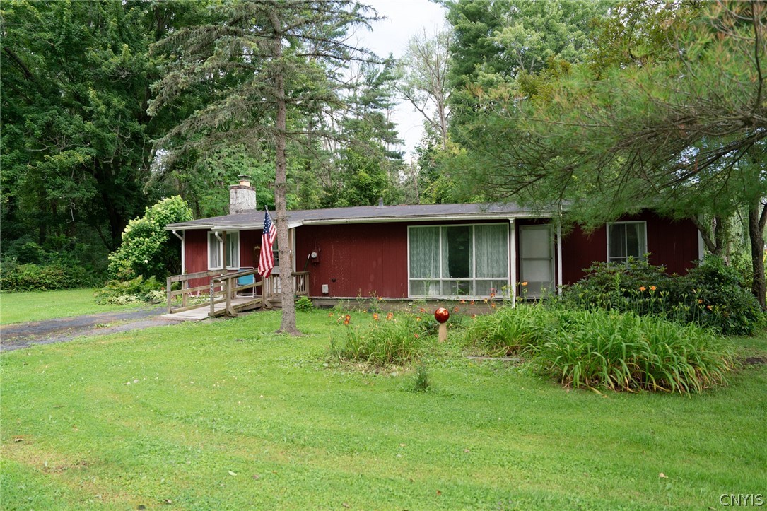 7489 Murray Drive Cicero, NY 13039 - Photo 3 of 35