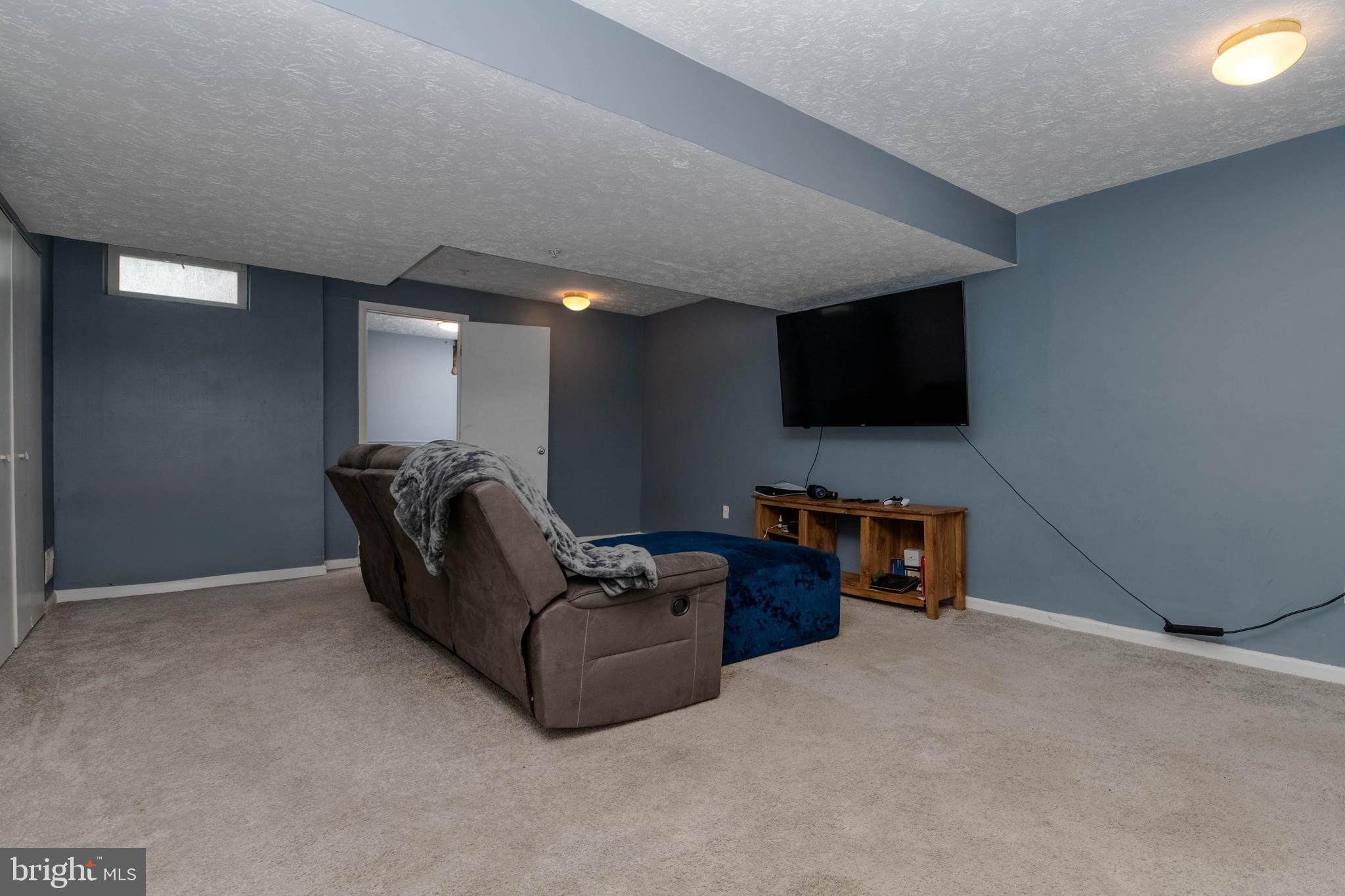 2021 Hackberry Road Baltimore, MD 21221 - Photo 24 of 33 Family Room