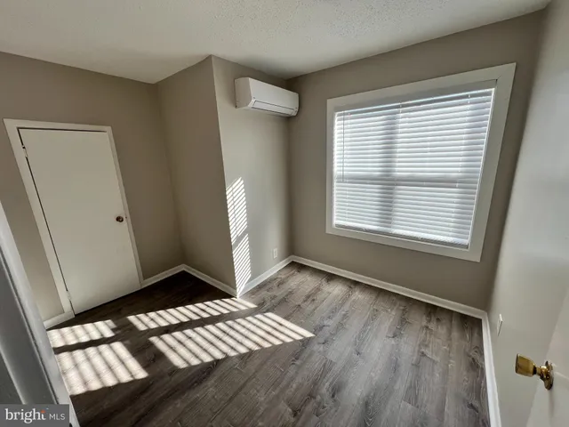 $1,900 | 220 Delsea Drive, Unit 1R, Westville, NJ 08093