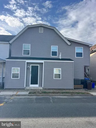 $1,800 | 220 Delsea Drive, Unit 1R, Westville, NJ 08093