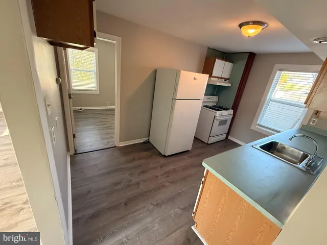 $1,900 | 220 Delsea Drive, Unit 1R, Westville, NJ 08093