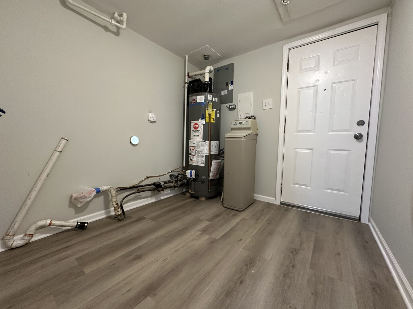 3543 William Street Steger, IL 60475 - Photo 19 of 22 a view of a room with gym equipment