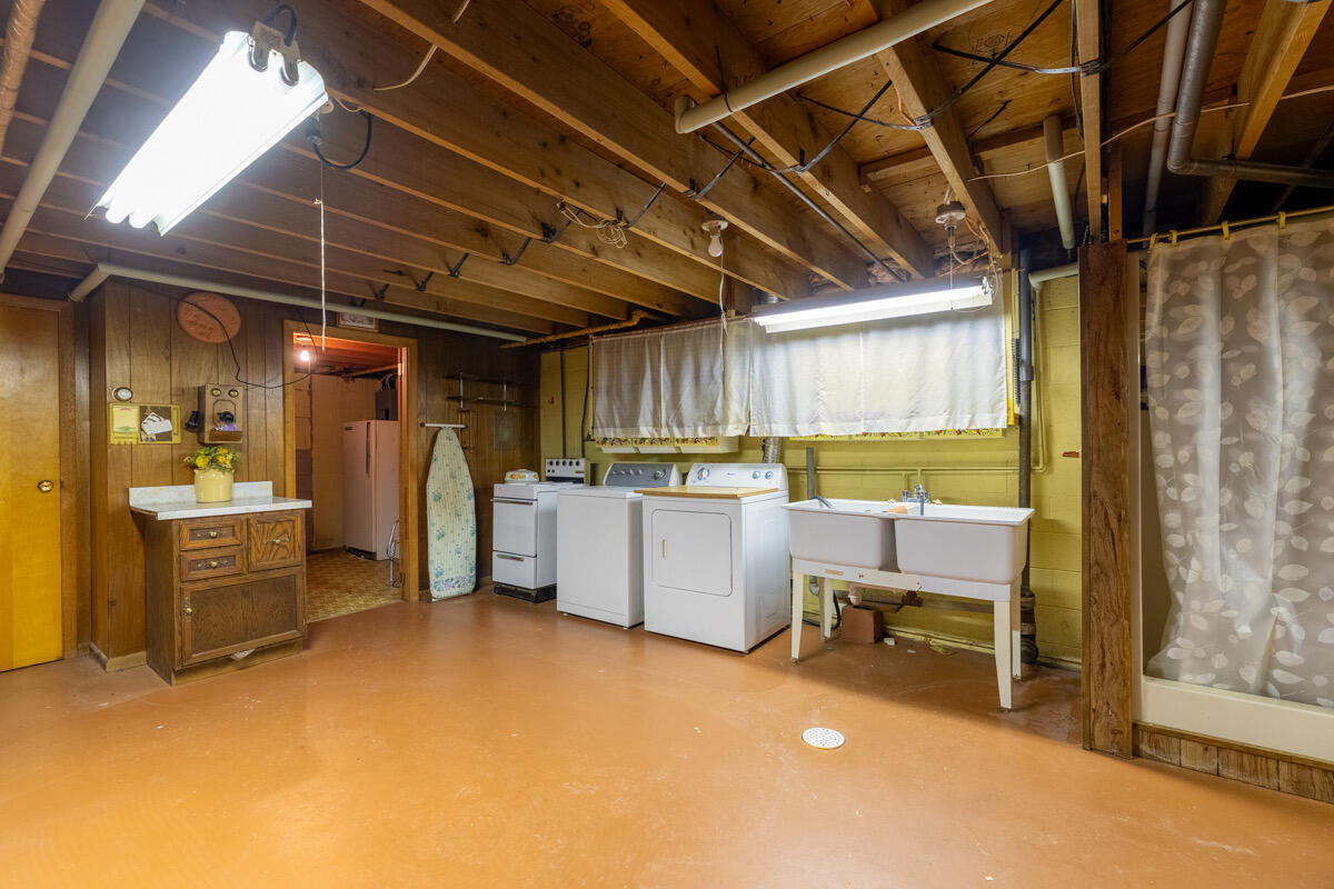 17903 English Road Manchester, MI 48158 - Photo 11 of 17 1S1A0359-HDR