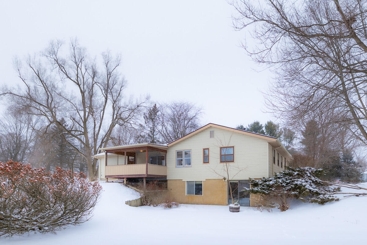 17903 English Road Manchester, MI 48158 - Photo 16 of 17 1S1A0208