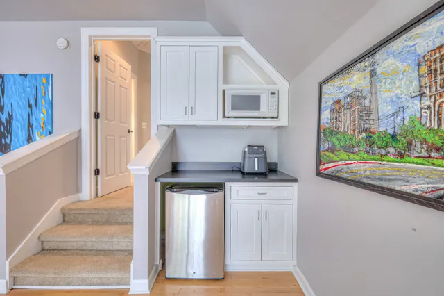 a view of a backyard with pathway