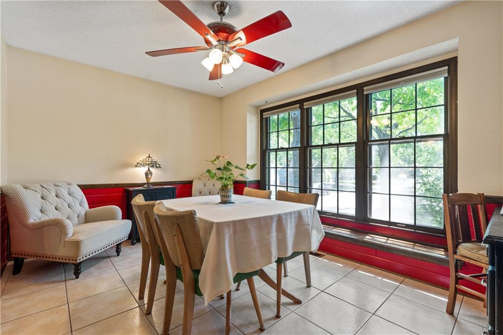 11524 Rosehill Road Overland Park, KS 66210 - Photo 13 of 32
