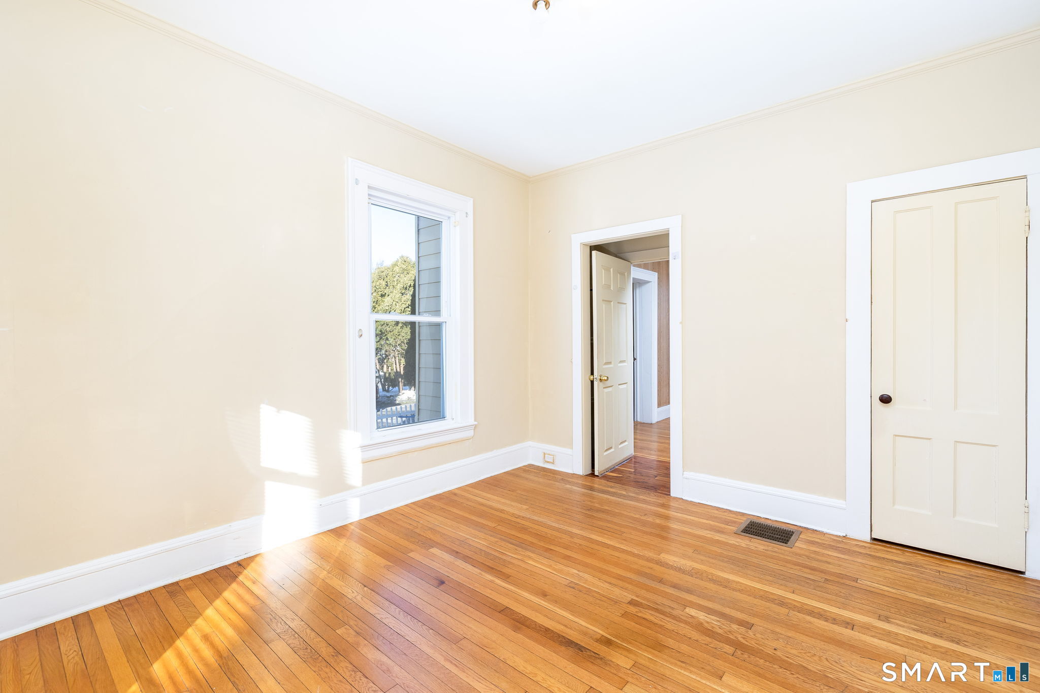 187 Center Street Bristol, CT 06010 - Photo 13 of 40