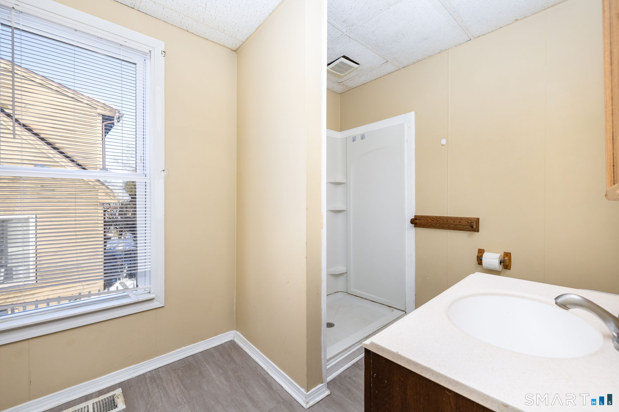 187 Center Street Bristol, CT 06010 - Photo 16 of 40