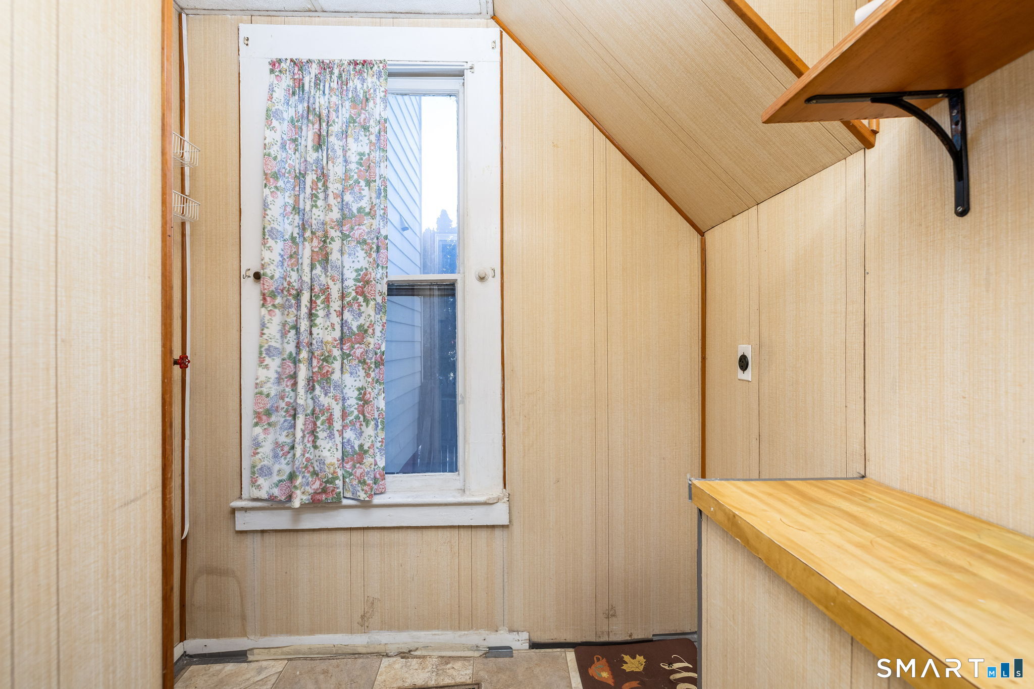 187 Center Street Bristol, CT 06010 - Photo 18 of 40