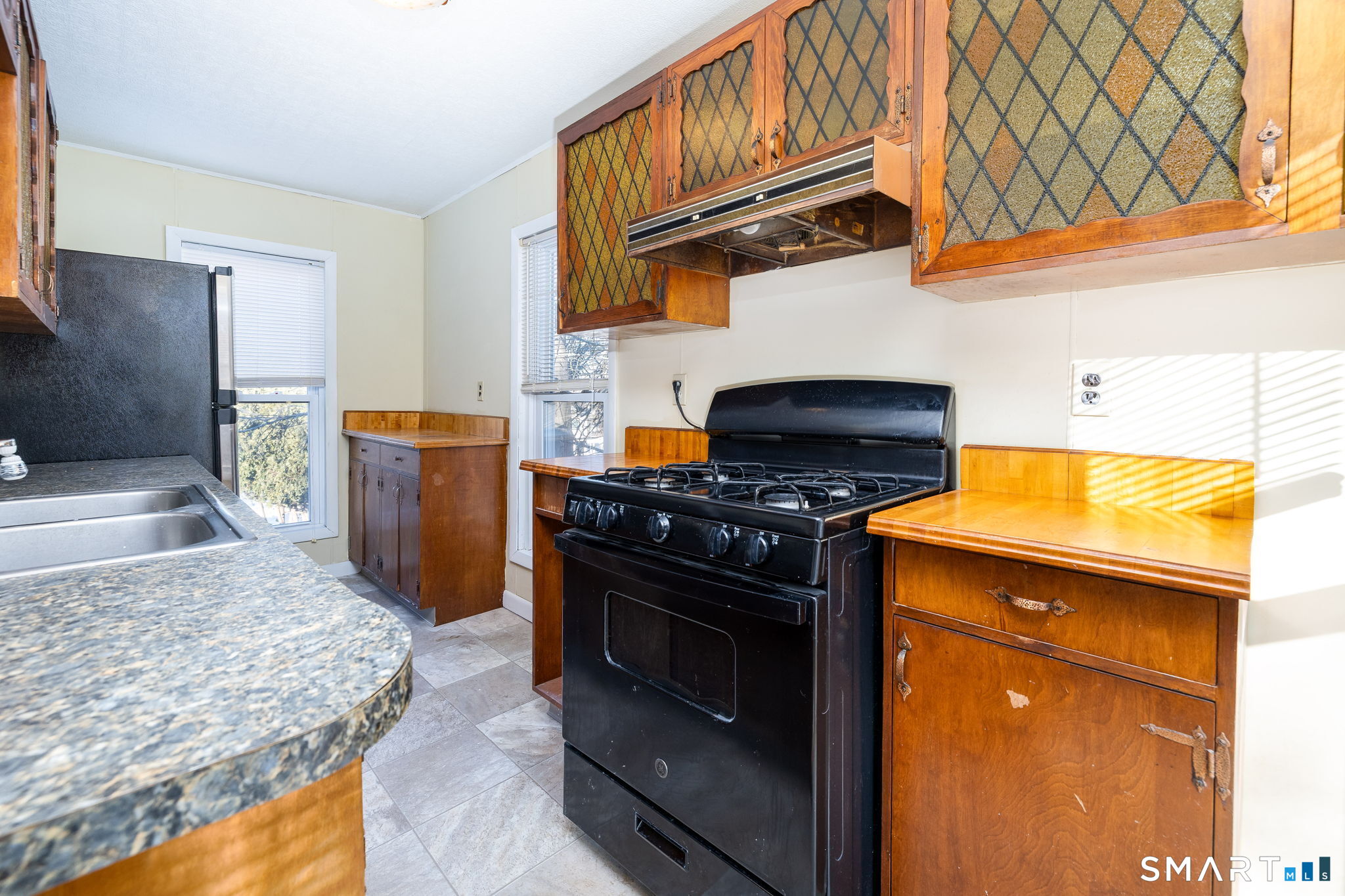 187 Center Street Bristol, CT 06010 - Photo 23 of 40