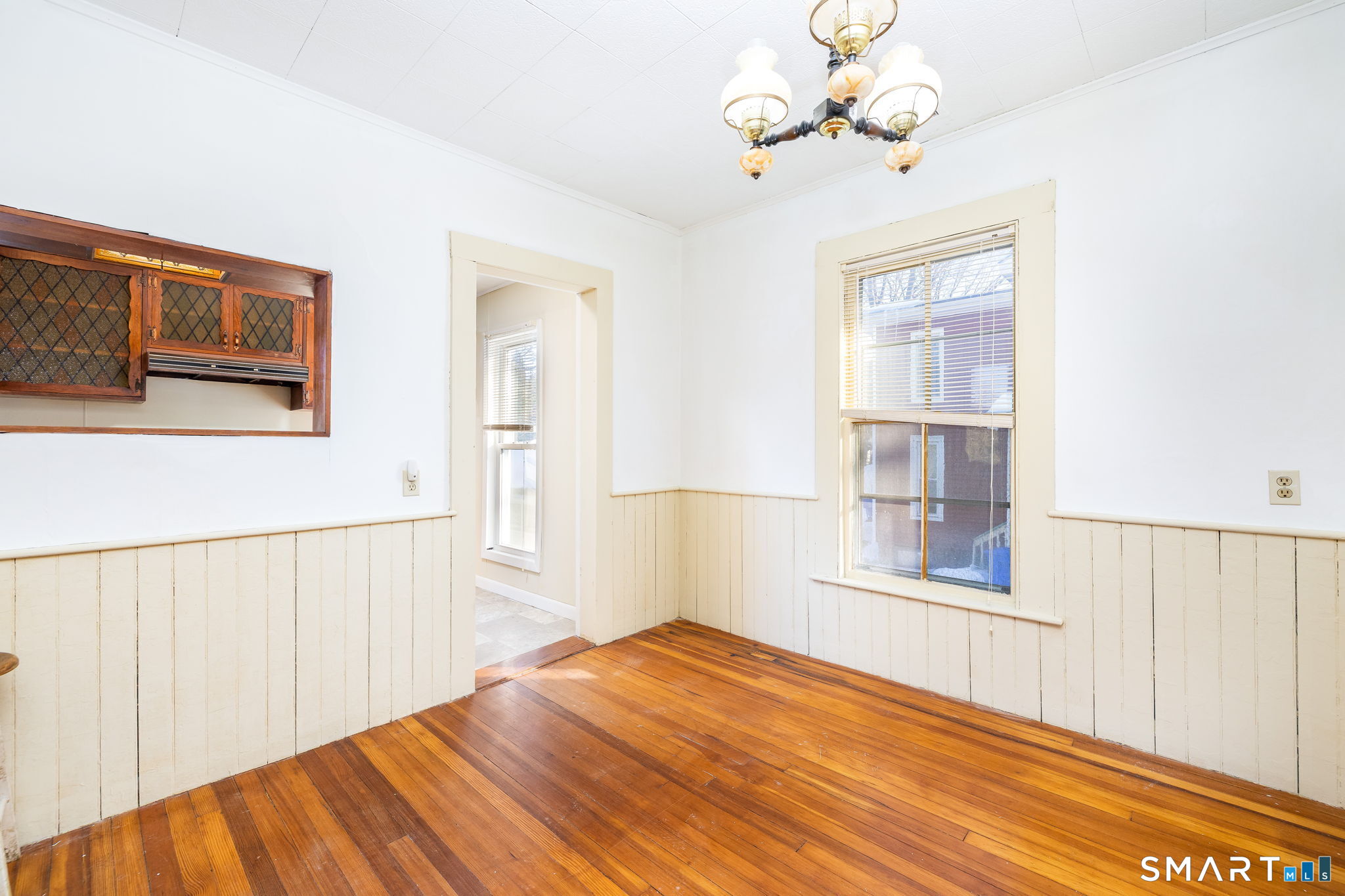 187 Center Street Bristol, CT 06010 - Photo 25 of 40