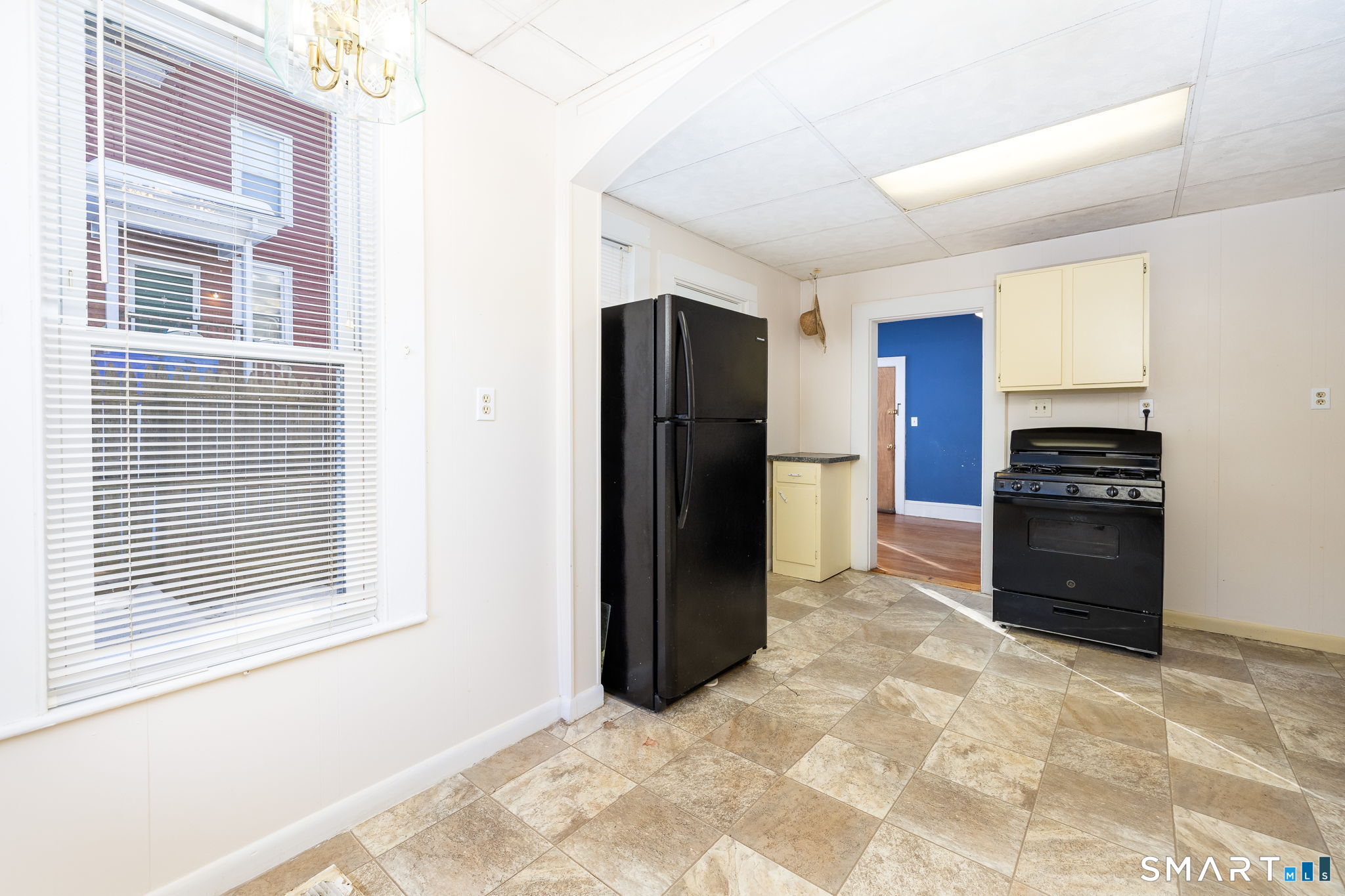 187 Center Street Bristol, CT 06010 - Photo 7 of 40