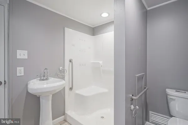 $2,750 | 719 Burlington Avenue, Delanco, NJ 08075