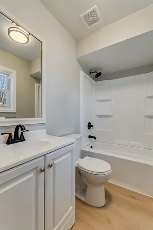 $379,900 | 805 South Raven Road, Shorewood, IL 60404