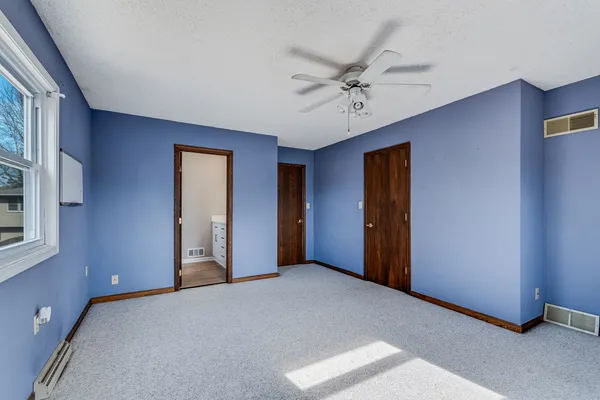 $379,900 | 805 South Raven Road, Shorewood, IL 60404