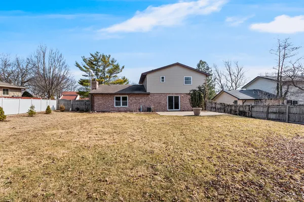 $379,900 | 805 South Raven Road, Shorewood, IL 60404