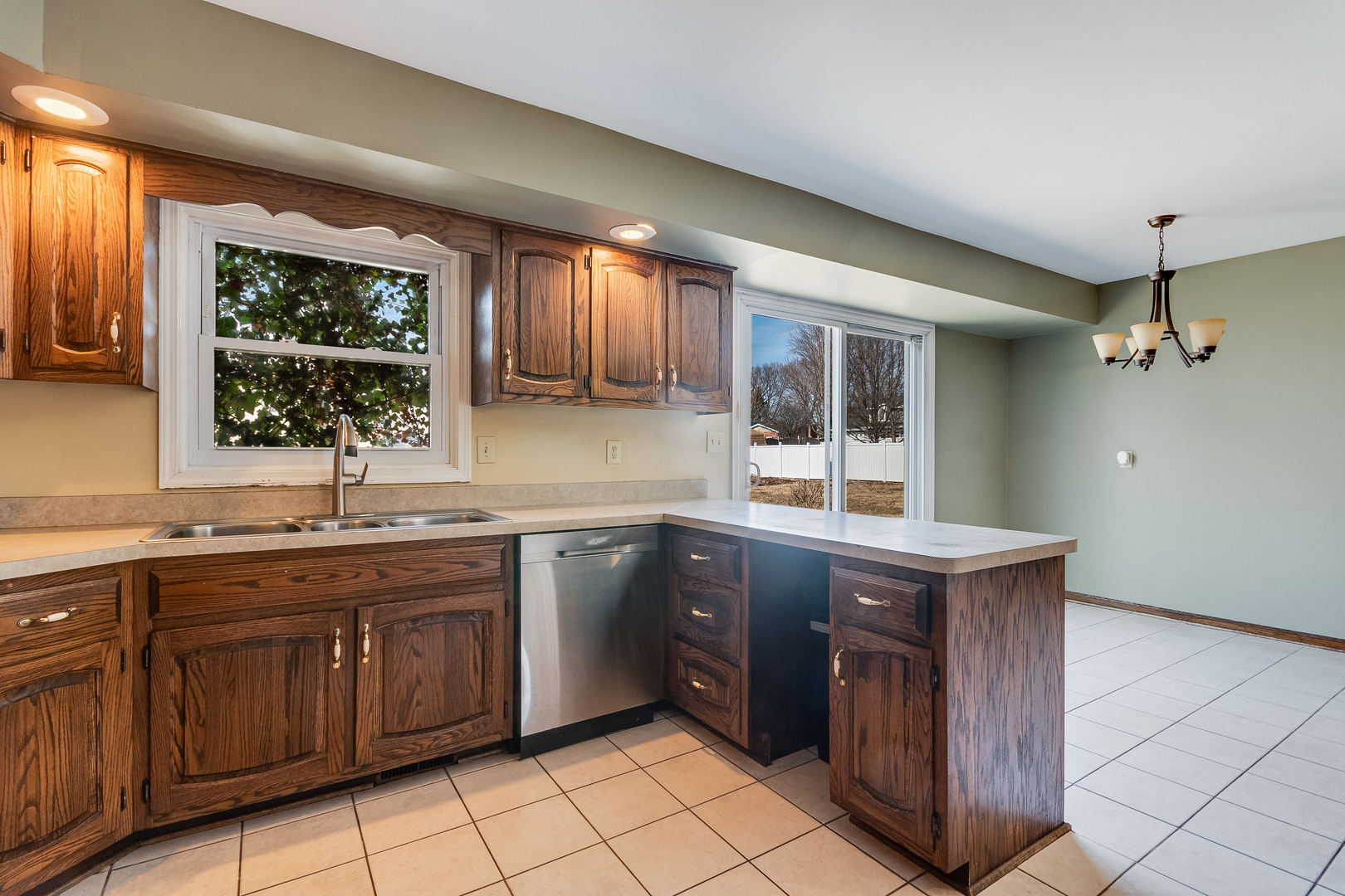 805 South Raven Road Shorewood, IL 60404 - Photo 7 of 27