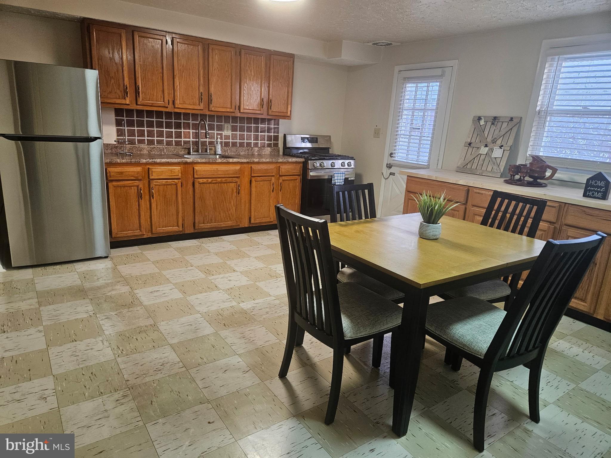 5709 Moravia Road Baltimore, MD 21206 - Photo 4 of 20 kitchen view