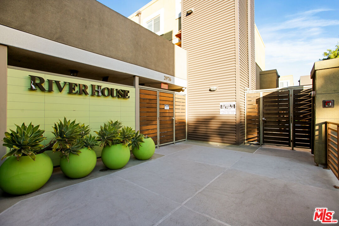 2978 Ripple Place, Unit 105 Los Angeles, CA 90039 - Photo 1 of 2