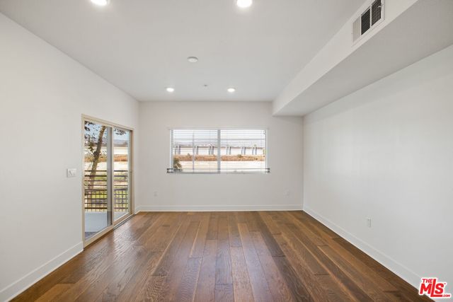 $749,900 | 2978 Ripple Place, Unit 105, Los Angeles, CA 90039