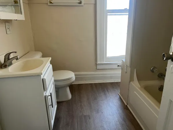 $1,395 | 404-406 East Prospect Terrace, Freeport, IL 61032