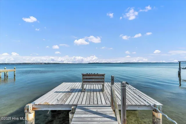 $725,000 | 506 Hilltop Extension, Swansboro, NC 28584