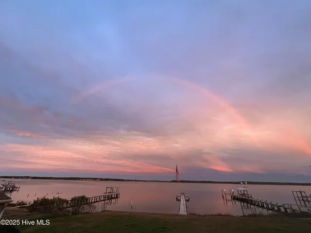 $725,000 | 506 Hilltop Extension, Swansboro, NC 28584